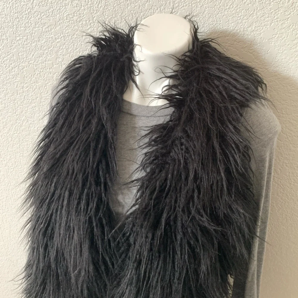 CAbi Shaggy Faux Fur Black Vest Size XS - Picture 3 of 8